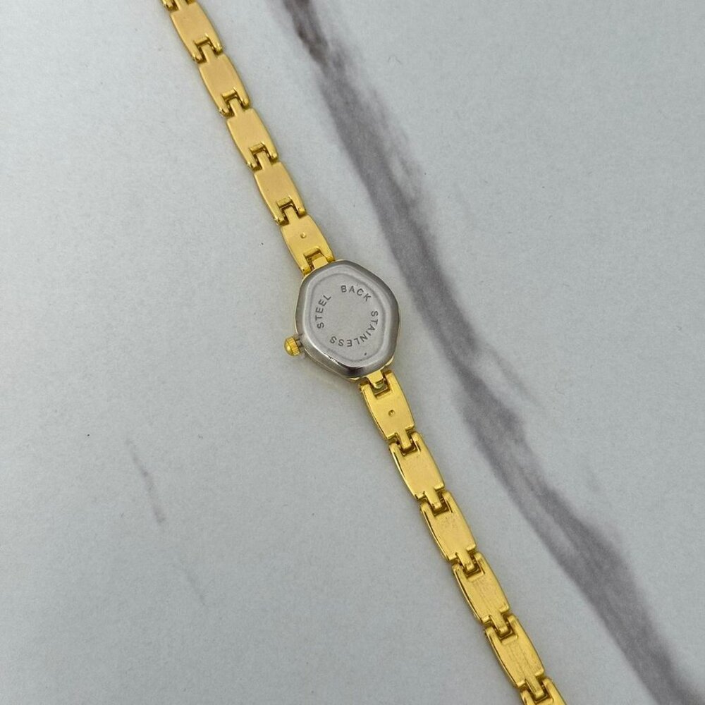 Sku 0476 vintage vibe gold mini watch + in a gift box + strap reduction tool - Picture 7 of 8